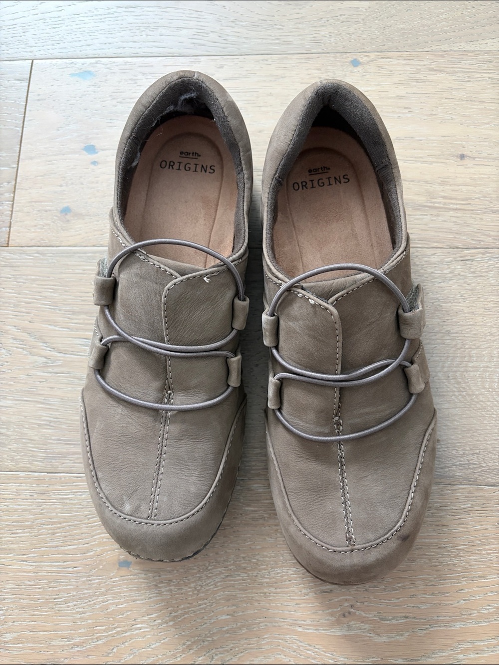 Earth Origins Women’s Taupe Leather Slip-On Loafers, size 9